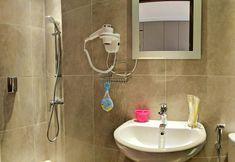 In-room Bathroom 6 Lovina 3007 at Pollux Meisterstadt 