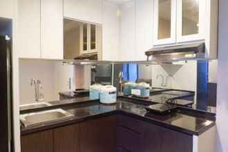 Ruang Umum 4 Exquisite & Spacious 2BR at La Riz Supermall Mansion Apartment By Travelio