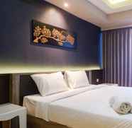 Kamar Tidur 2 Exquisite & Spacious 2BR at La Riz Supermall Mansion Apartment By Travelio