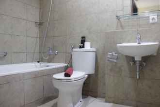 In-room Bathroom 4 Spacious 1BR Apartment with Great View at Marbella Suites Dago By Travelio