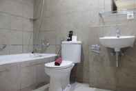 In-room Bathroom Spacious 1BR Apartment with Great View at Marbella Suites Dago By Travelio