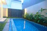 Swimming Pool Villa Amani