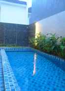 SWIMMING_POOL 