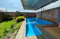 Swimming Pool Villa Reesty
