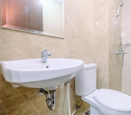 In-room Bathroom 6 Elegant and Comfy 3BR Apartment at Transpark Cibubur By Travelio