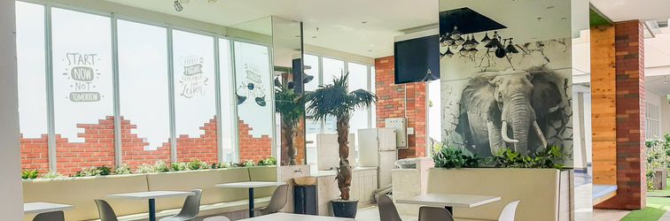 Lobby Cozy Stay Studio Apartment near AEON Mall at B Residence By Travelio