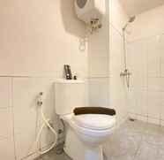 In-room Bathroom 3 Bright & Stylish 1BR Apartment at Grand Asia Afrika Residence By Travelio