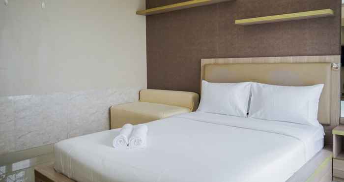 ห้องนอน Cozy and Nice Studio Apartment at Atria Gading Serpong Residence By Travelio