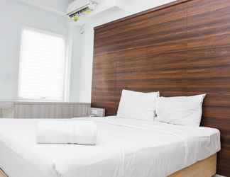 Kamar Tidur 2 Cozy Living Studio near Bekasi Station at Patraland Urbano Apartment By Travelio