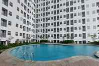 Swimming Pool Minimalist and Comfy Studio Room at Serpong Garden Apartment By Travelio