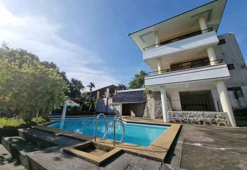 Swimming Pool 4K Garden Resort By Cocotel