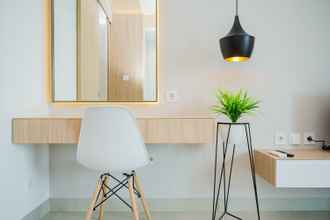 Common Space 4 Minimalist and Comfy Studio at Embarcadero Bintaro Apartment By Travelio