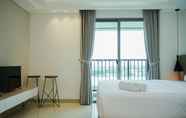 Ruang untuk Umum 2 Minimalist and Comfy Studio at Embarcadero Bintaro Apartment By Travelio