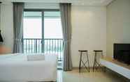 Common Space 2 Minimalist and Comfort Studio at Embarcadero Bintaro Apartment By Travelio