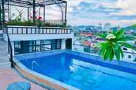 Swimming Pool Jade Scene Hotel
