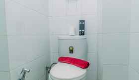 In-room Bathroom 5 Comfort Living 1BR with Extra Room at MT Haryono Residence Apartment By Travelio