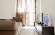 Ruang untuk Umum 2 Cozy Stay 1BR Apartment at Maple Park near Sunter By Travelio