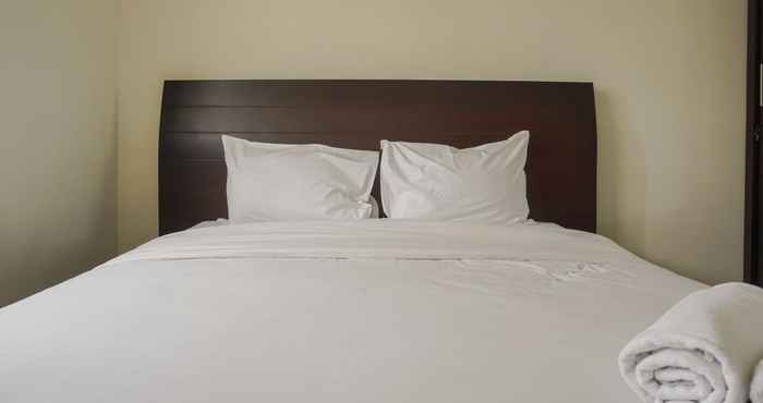 Kamar Tidur Cozy Stay 1BR Apartment at Maple Park near Sunter By Travelio