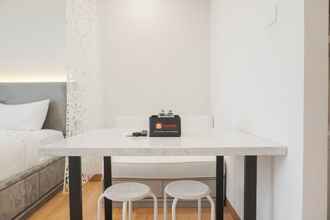 Common Space 4 Nice and Elegant Studio at Capitol Suites Apartment By Travelio