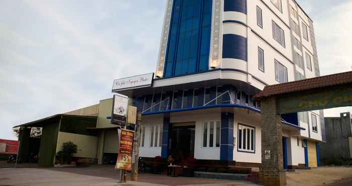 Luar Bangunan Hotel Nguyen Phuoc