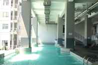 Kolam Renang Cozy Studio Apartment at Oxford Jatinangor near UNPAD By Travelio