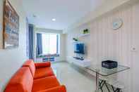 พื้นที่สาธารณะ Comfort and Minimalist 2BR at Tamansari The Hive Apartment By Travelio