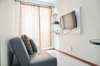 Ruang Umum 4 Nice and Comfy 1BR at Belmont Residence Puri Apartment By Travelio