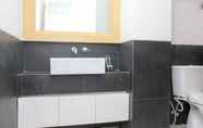 Toilet Kamar 6 Best Deal 2BR at One Park Residence Apartment By Travelio