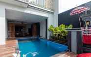 Kolam Renang 6 Josh Guest House