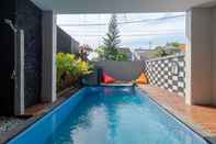 Swimming Pool Josh Guest House