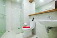 In-room Bathroom Scenic 1BR at Mustika Golf Residence Apartment By Travelio