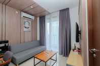 Common Space Comfort and Elegant 1BR at Ciputra World 2 Apartment By Travelio Premium