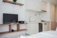 พื้นที่สาธารณะ Comfort and Nice Studio Room at Sky House BSD Apartment By Travelio