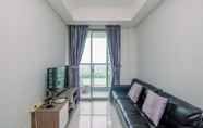 Toilet Kamar 3 Minimalist and Comfortable 2BR at Gold Coast Apartment By Travelio