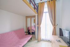 Common Space Cozy Living and Comfortable Studio Room Apartment at Dave By Travelio