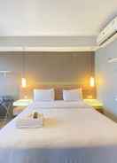 BEDROOM Modern and Spacious Studio Room at Sudirman Suites Bandung By Travelio