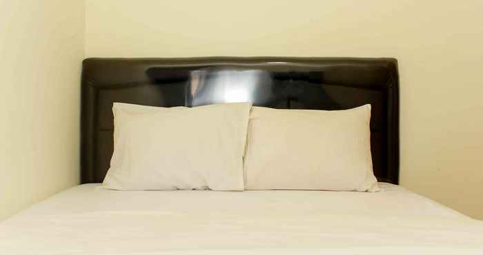Kamar Tidur Serene and Comfort 2BR at Meikarta Apartment By Travelio