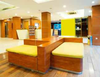 Sảnh chờ 2 Life Hotel Stasiun Kota Surabaya