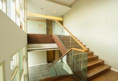 Common Space 5 Life Hotel Stasiun Kota Surabaya