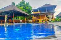 สระว่ายน้ำ Villa Sayang Lombok New