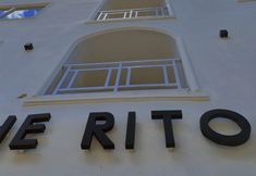 Bangunan 7 The Riton Hotel Tigaras
