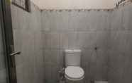 In-room Bathroom 4 Villa Tengger Asri 7 Gunung Bromo