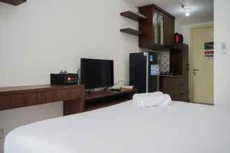 Common Space 4 Warm and Comfort Studio Room Apartment at M-Town Residence By Travelio