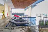 Swimming Pool Comfort and Elegant Studio Kebayoran Icon Apartment By Travelio