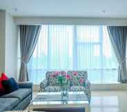 Common Space 3 Comfortable and New Furnished 2BR at The Mayflower Apartment By Travelio