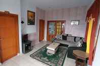 Lobby Cemara Homestay Tosari