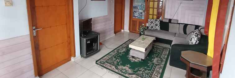 Lobi Cemara Homestay Tosari