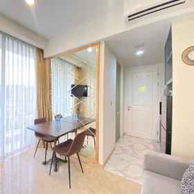 อพาร์ตเมนต์ห้องสตูดิโอทันสมัยพร้อมอ่างจากุซซี่ที่ Art Deco By Travelio 1, โรงแรม & ที่พัก Bank BJB Sentra UMKM Wilayah Bandung