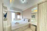 Bedroom Cozy and Nice 2BR Apartment at Parahyangan Residence By Travelio