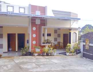 Exterior 2 FaizahChoirul Homestay